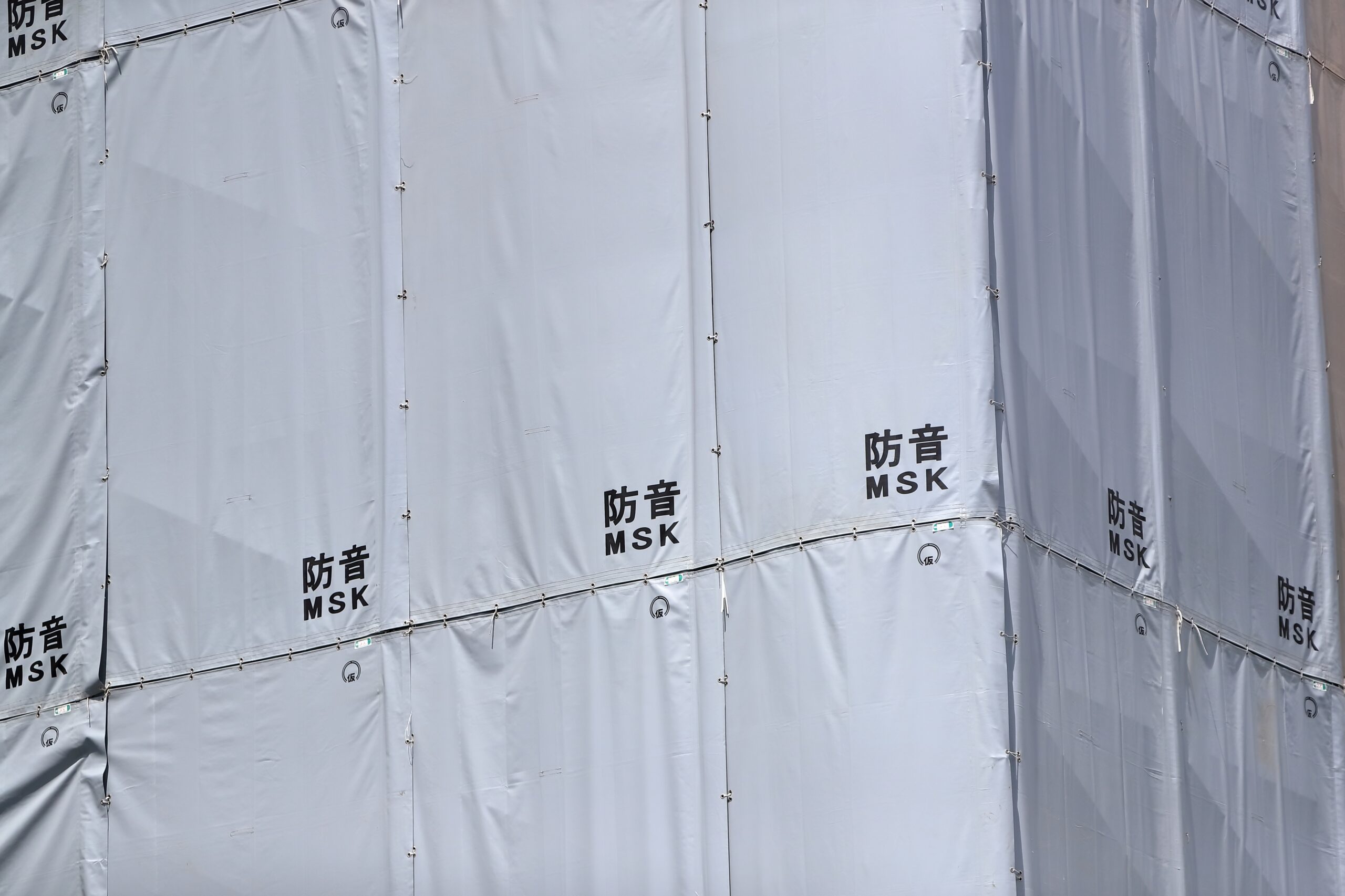 外部飛散養生の組み立て